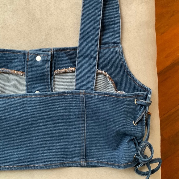 NWT Denim Crop top with adjustable drawstring in size L - Picture 15 of 16